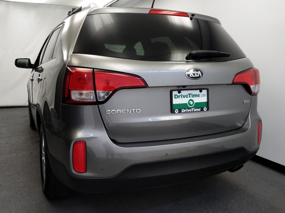 2014 Kia Sorento - Driver Rear Trunk