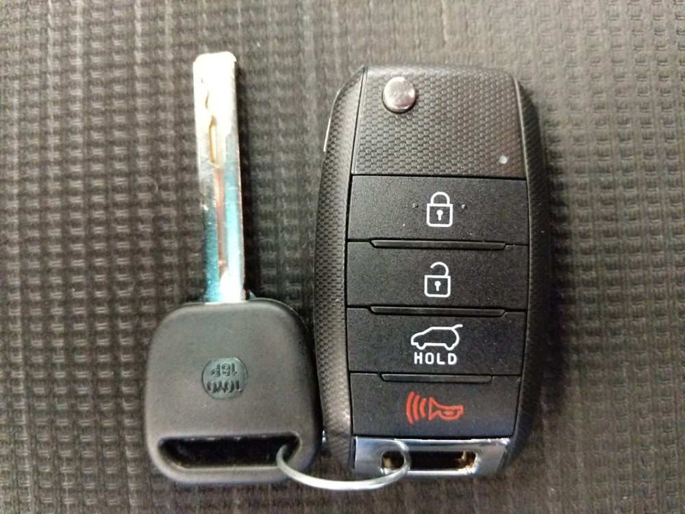 2014 Kia Sorento - Keys