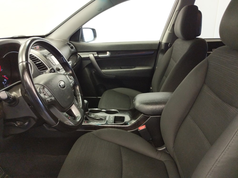 2014 Kia Sorento - Driver Front Seat