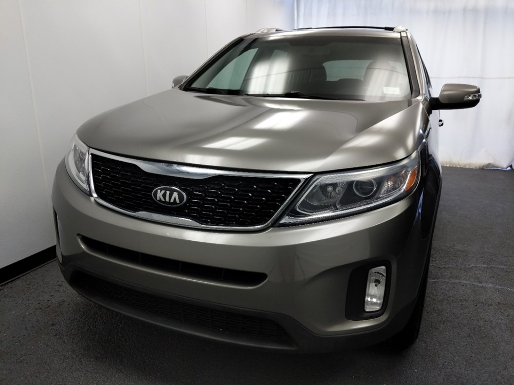 2014 Kia Sorento - Driver Front Hood