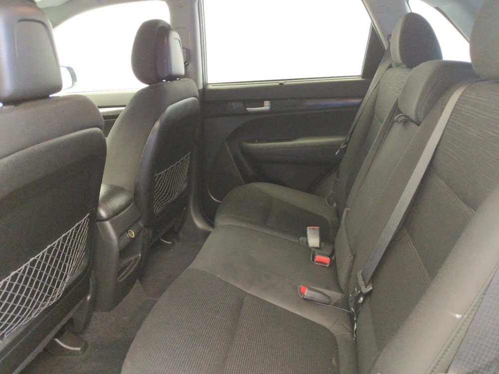2014 Kia Sorento - Driver Rear Seat