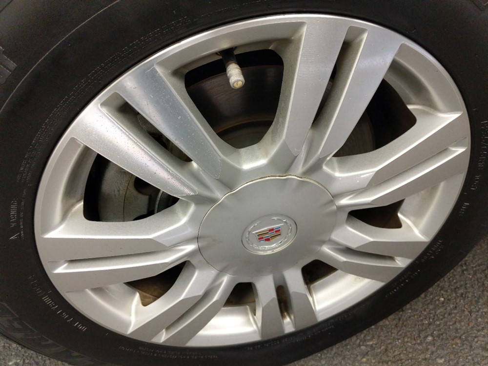 2010 Cadillac SRX - Wheel