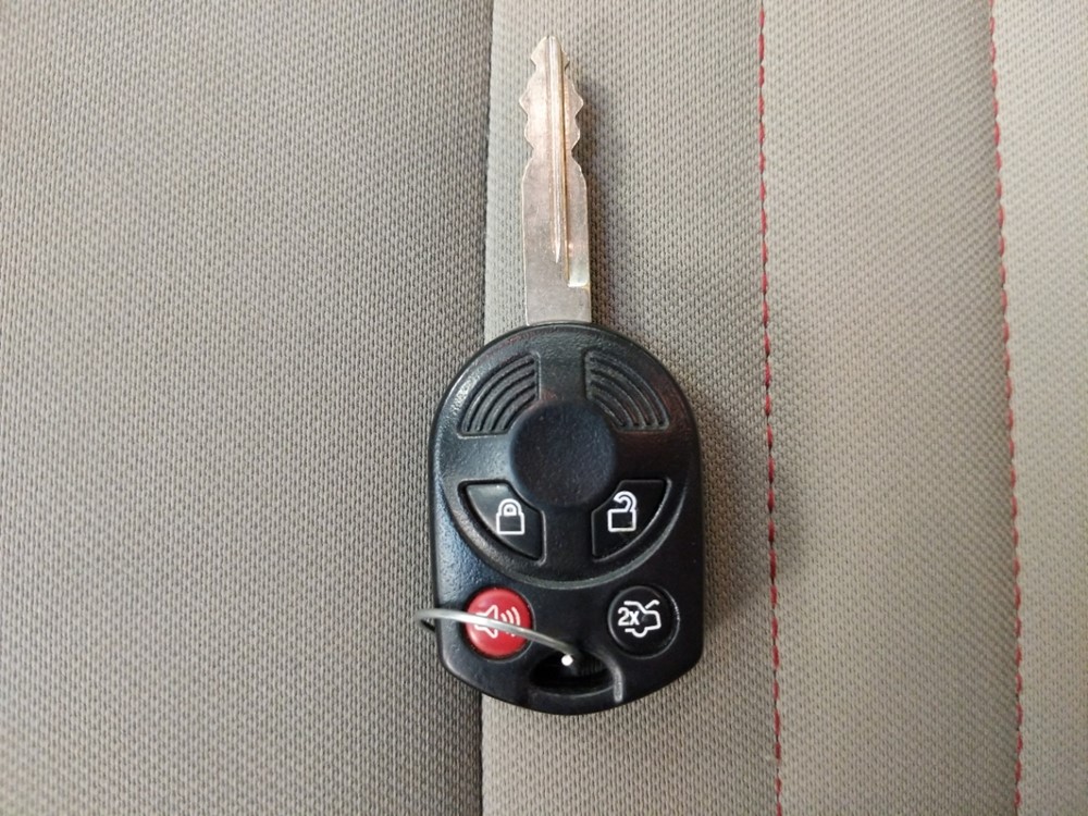 2011 Ford Taurus - Keys