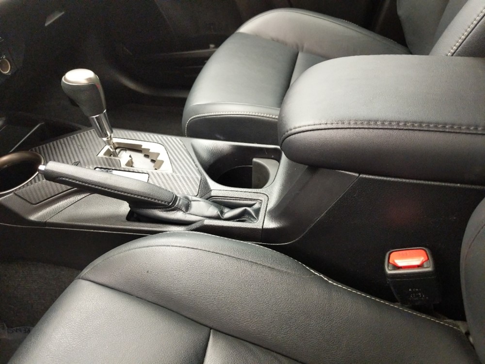 2015 Toyota RAV4 - Center Console/Cup Holders
