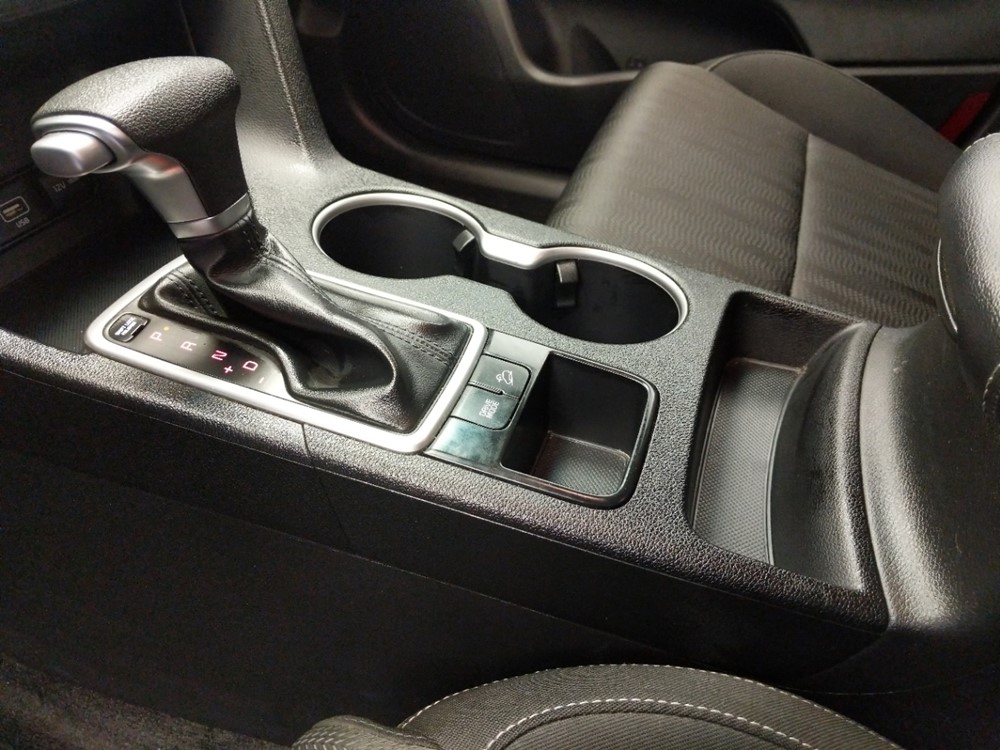 2017 Kia Sportage - Center Console/Cup Holders