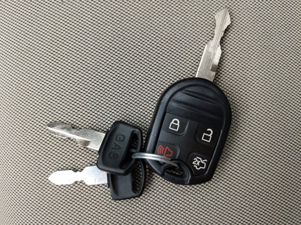 2014 Ford Taurus - Keys