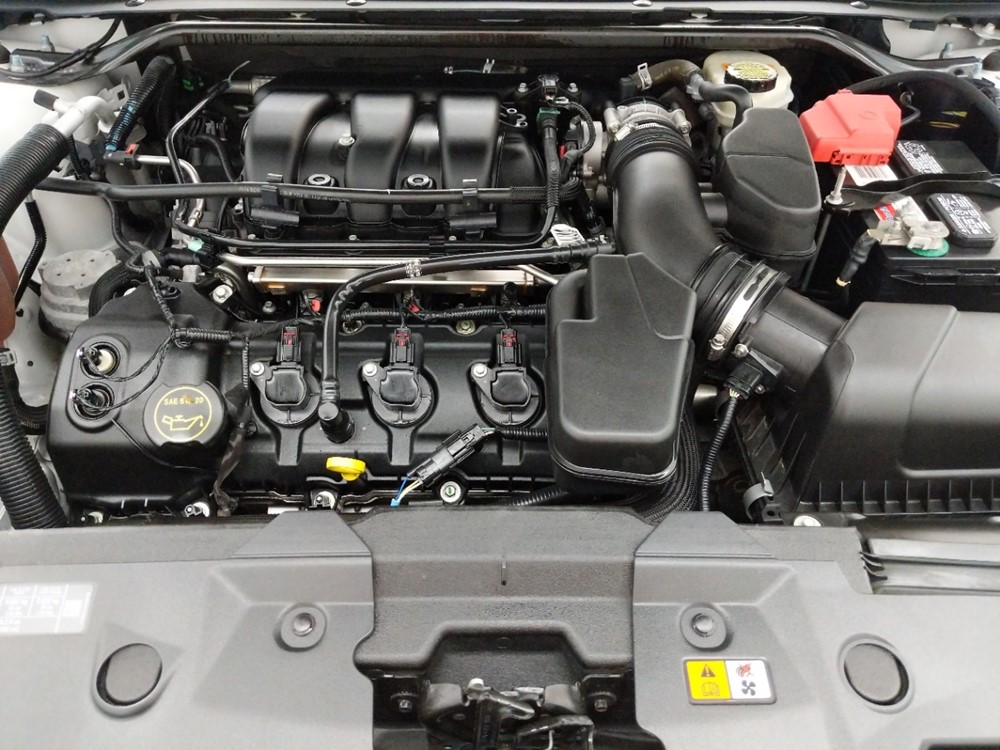 2014 Ford Taurus - Engine