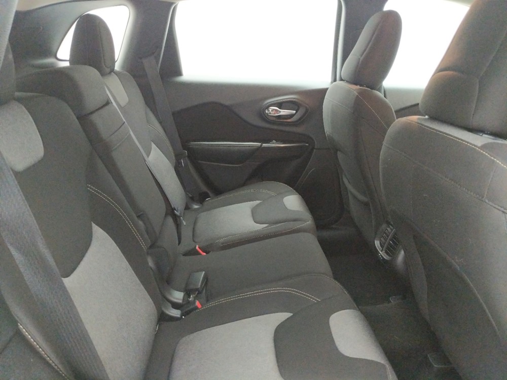 2016 Jeep Cherokee - Passenger Rear Seat