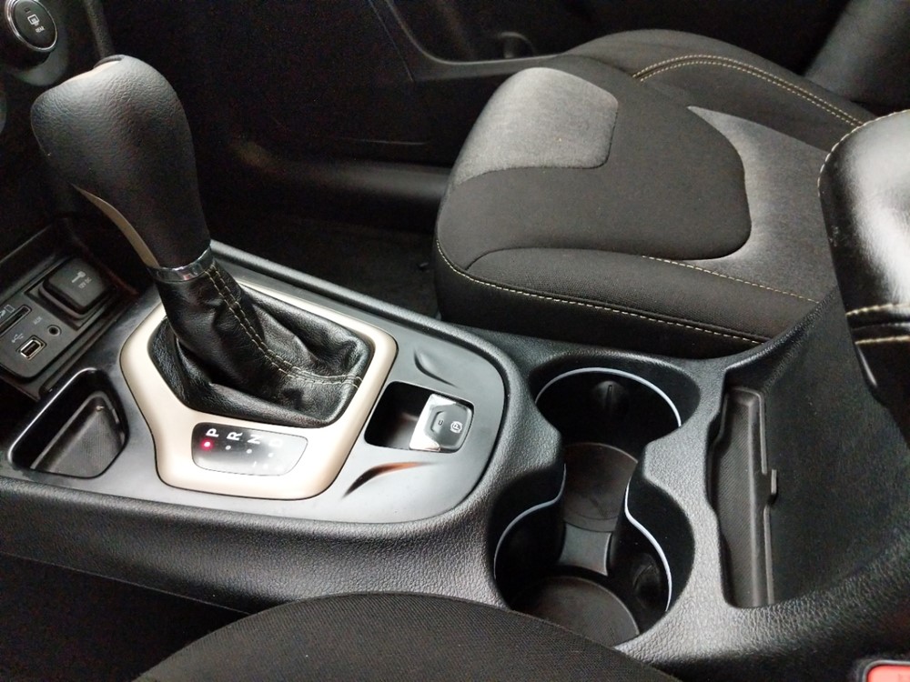 2016 Jeep Cherokee - Center Console/Cup Holders