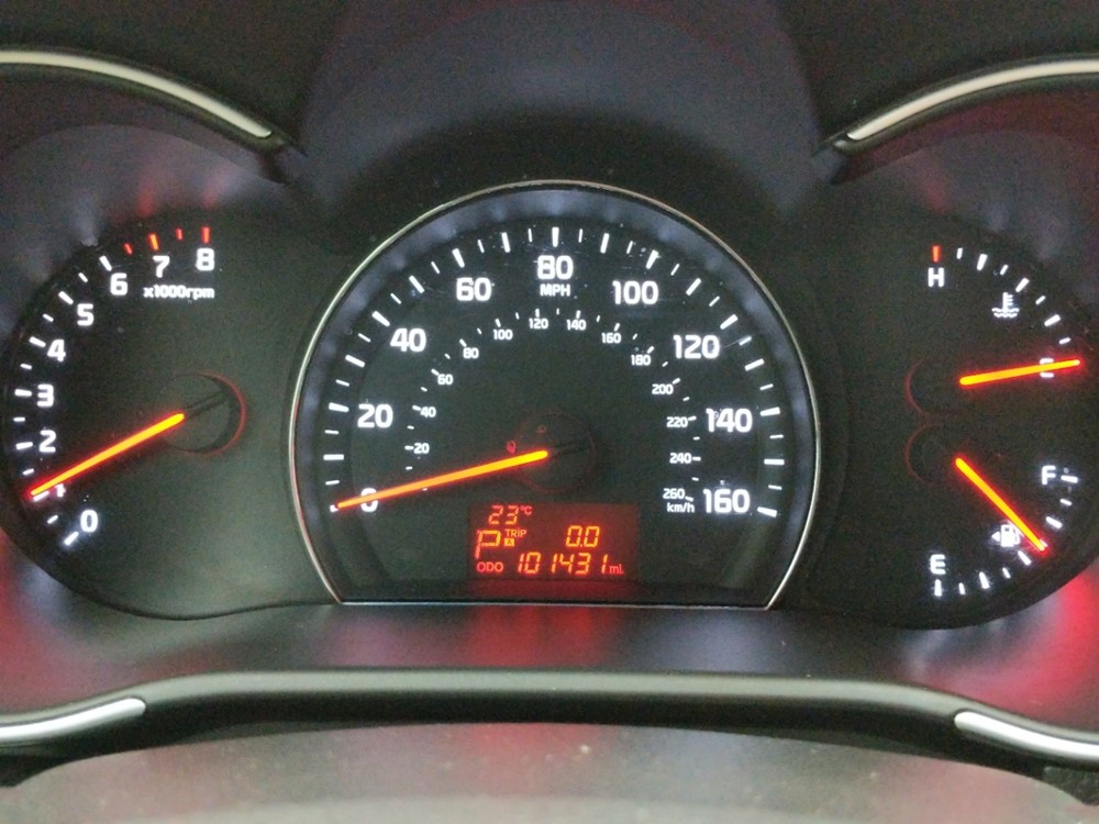 2014 Kia Sorento - Odometer Close Up