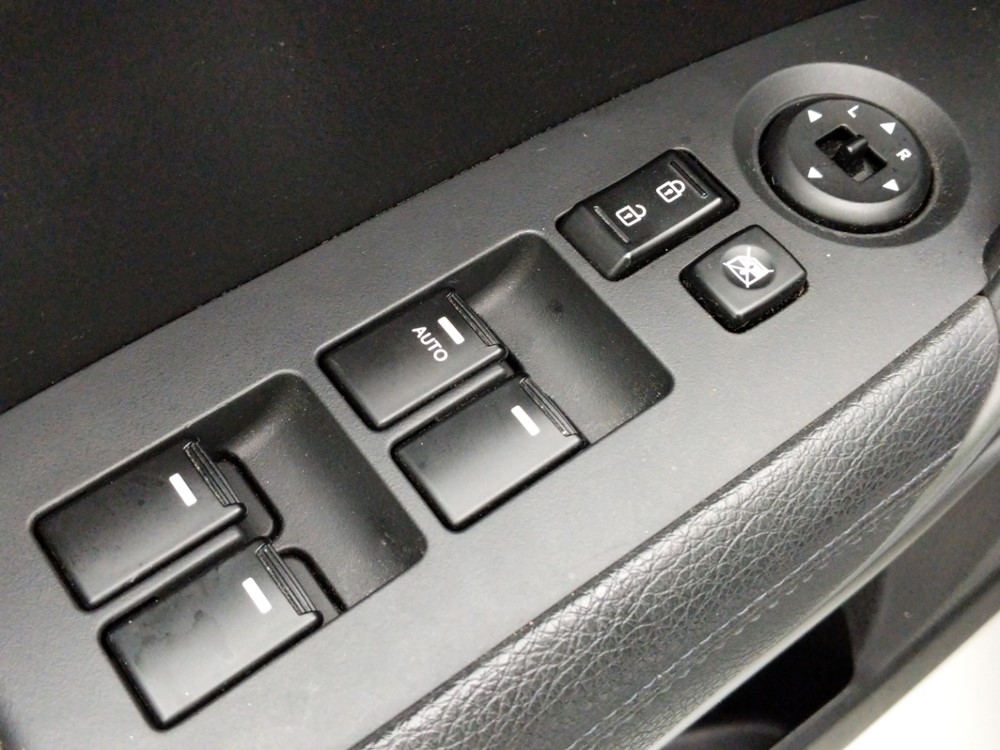 2014 Kia Sorento - Driver Power Windows/Lock Control
