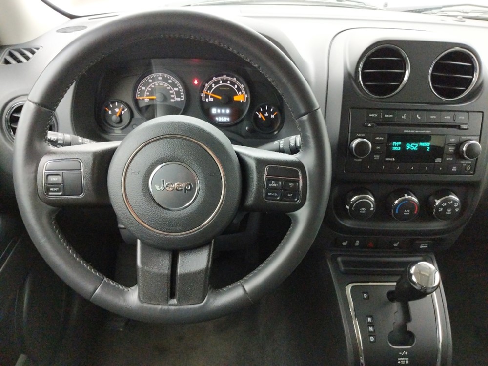 2017 Jeep Patriot - Driver Dash