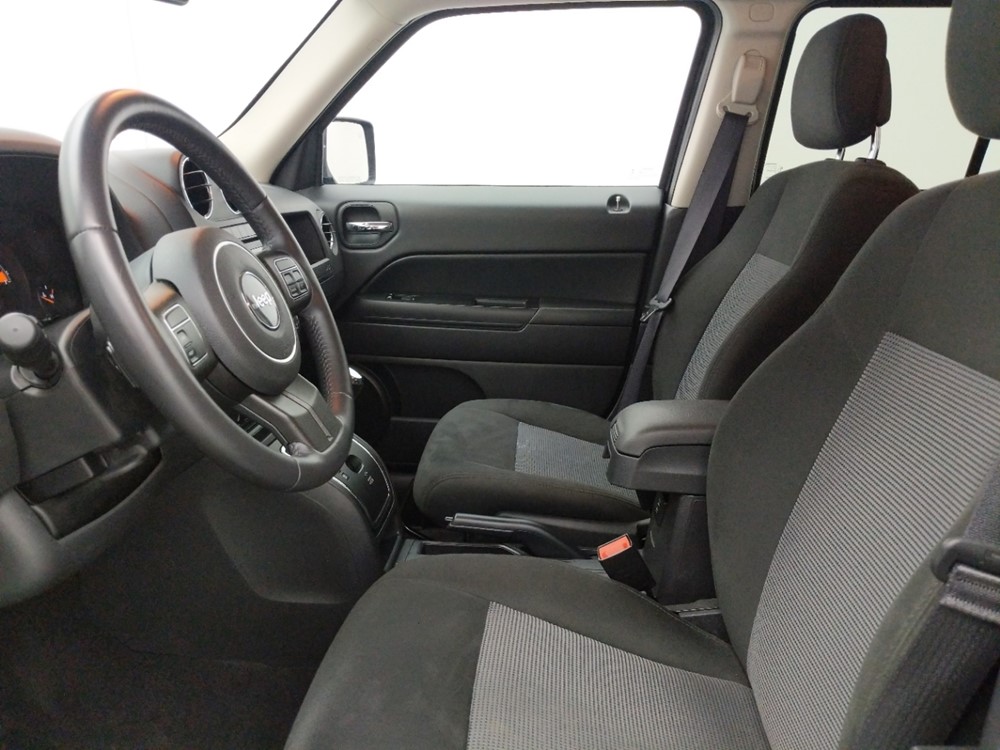2017 Jeep Patriot - Driver Front Seat