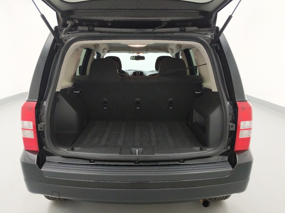 2017 Jeep Patriot - Trunk