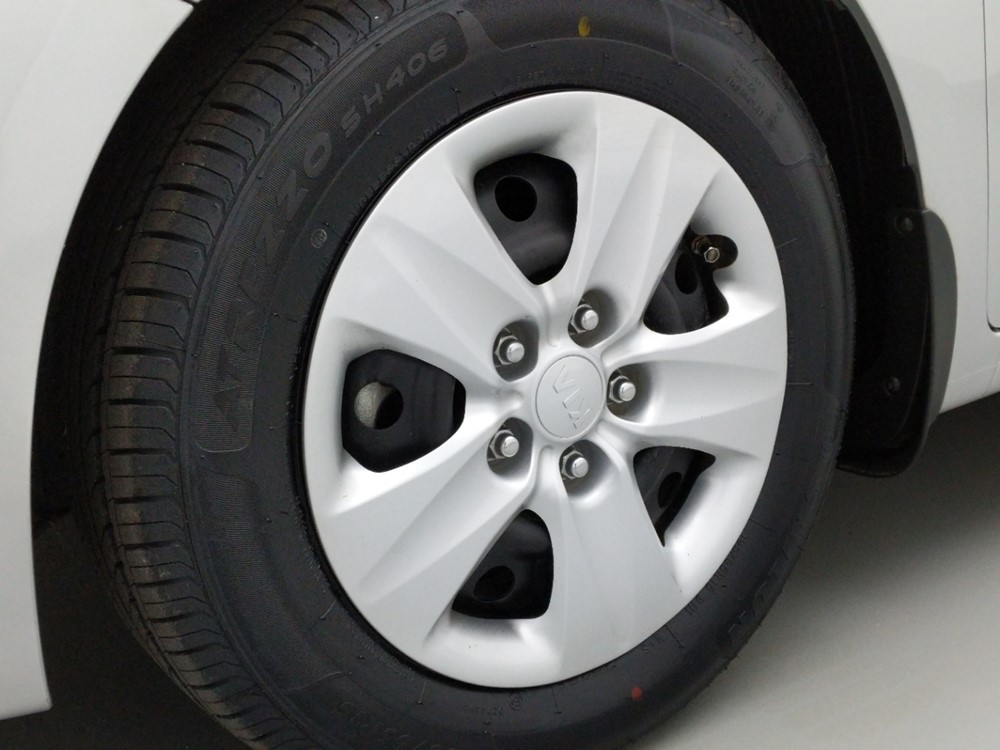 2017 Kia Forte - Wheel