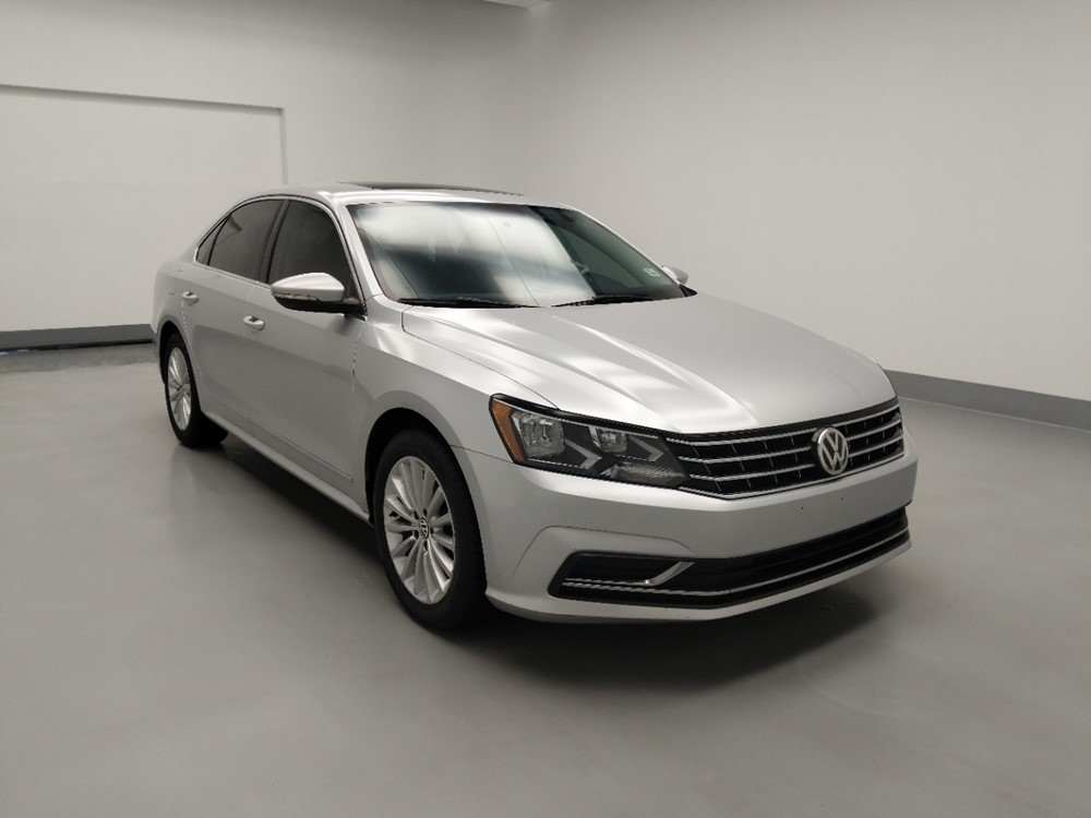 2016 Volkswagen Passat - Passenger Front Bumper