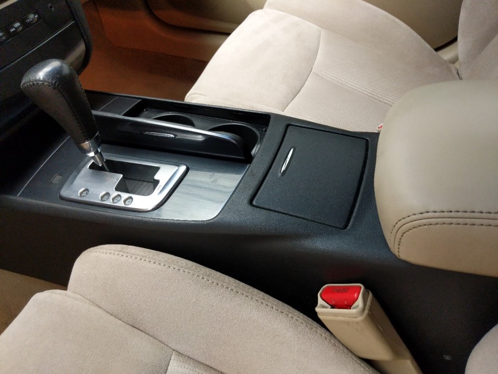 2014 Nissan Maxima - Center Console/Cup Holders