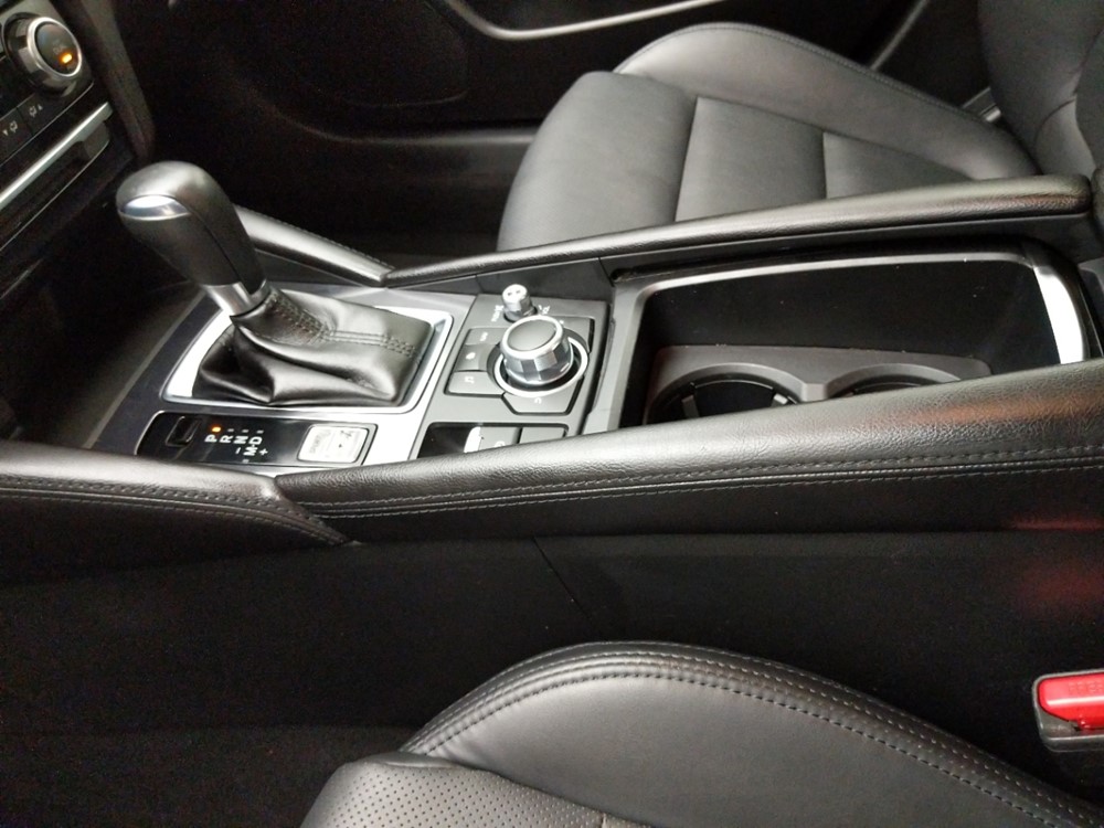 2017 Mazda Mazda6 - Center Console/Cup Holders