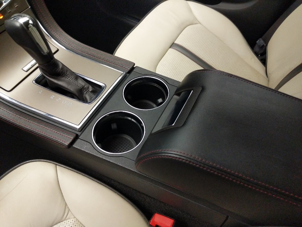 2015 Lincoln MKX - Center Console/Cup Holders