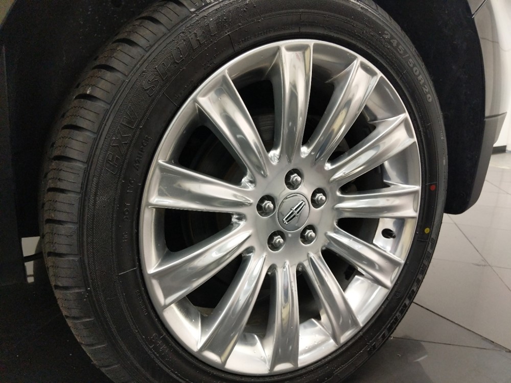 2015 Lincoln MKX - Wheel