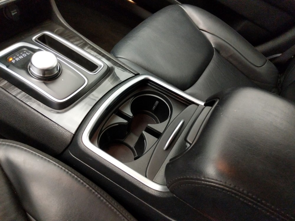 2015 Chrysler 300 - Center Console/Cup Holders