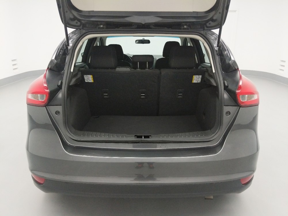 2017 Ford Focus - Trunk