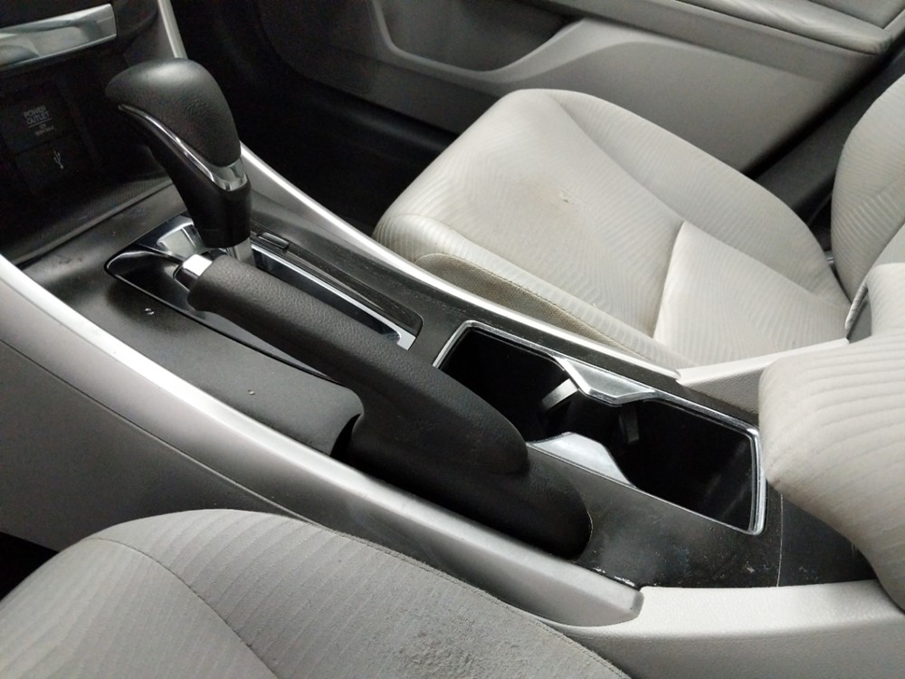 2014 Honda Accord - Center Console/Cup Holders