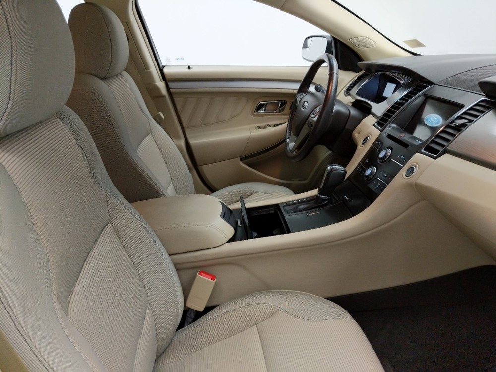 2016 Ford Taurus - Passenger Front Seat
