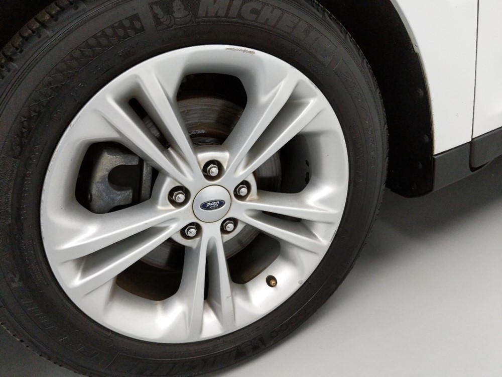 2016 Ford Taurus - Wheel
