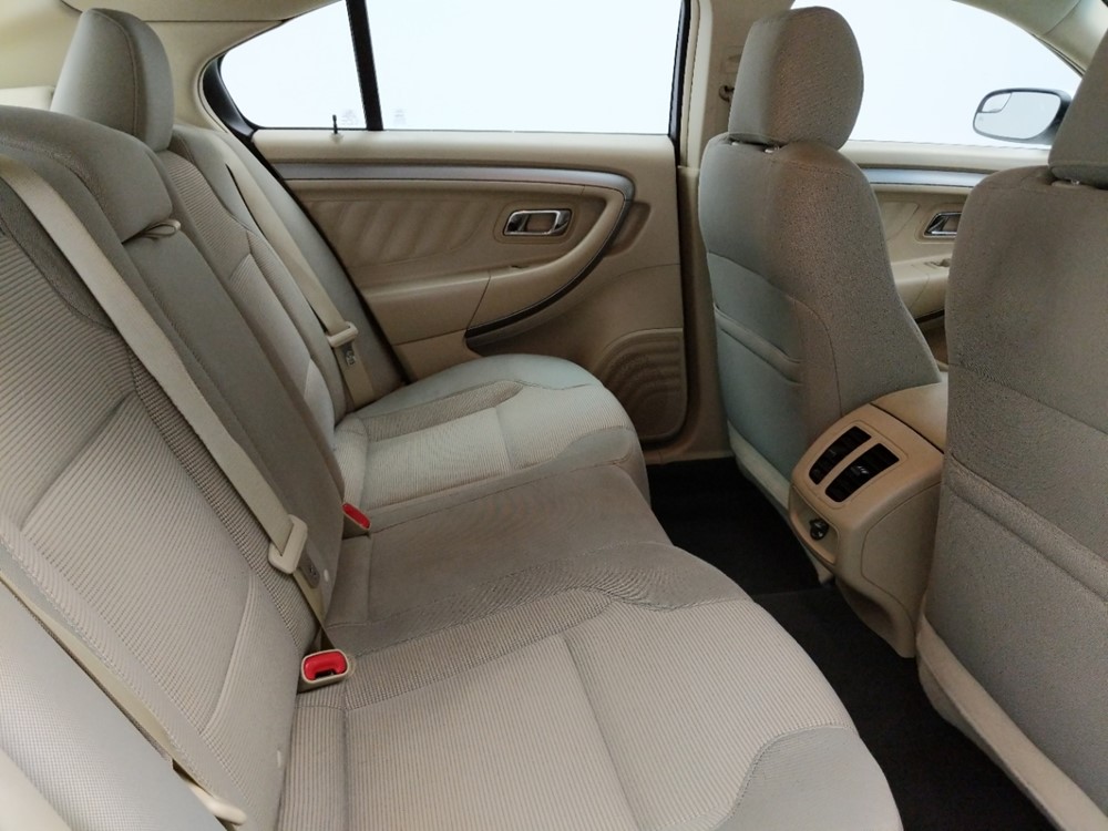 2016 Ford Taurus - Passenger Rear Seat
