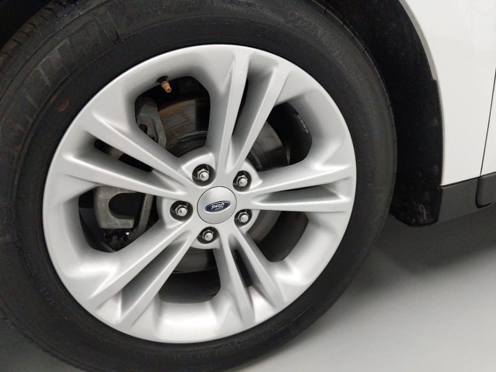 2015 Ford Taurus - Wheel