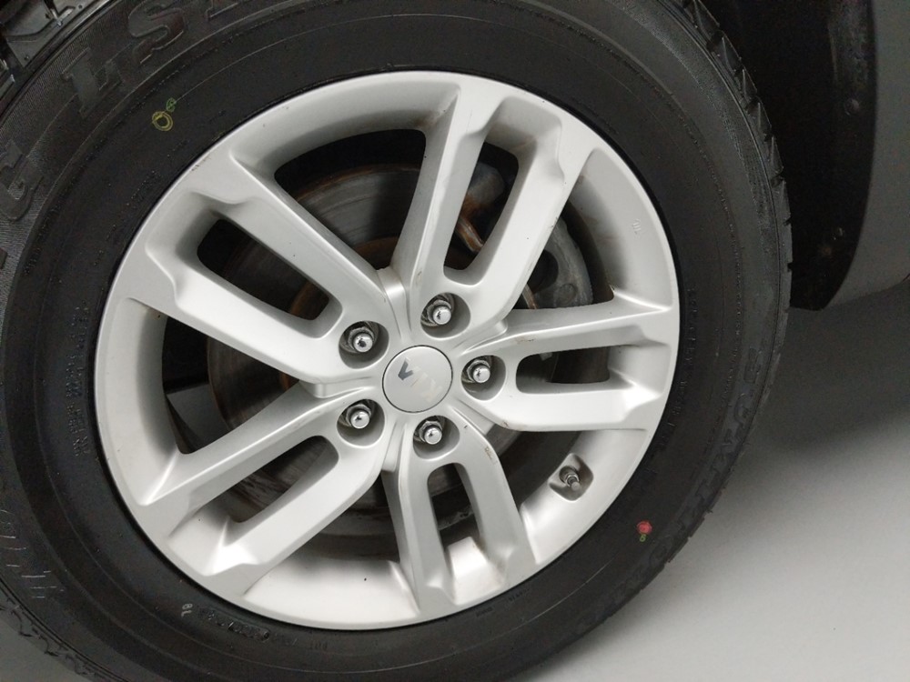 2014 Kia Sorento - Wheel