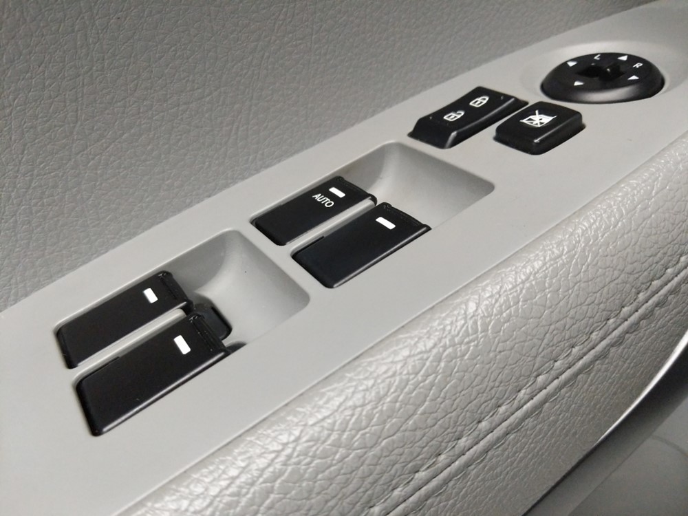 2014 Kia Sorento - Driver Power Windows/Lock Control