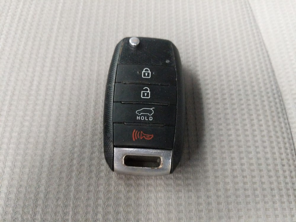 2014 Kia Sorento - Keys