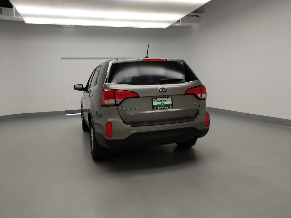 2014 Kia Sorento - Driver Rear Trunk