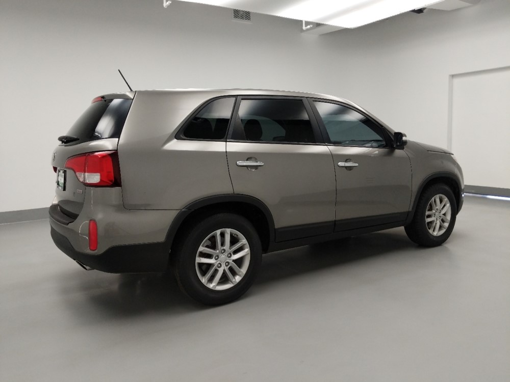 2014 Kia Sorento - Passenger Rear Side
