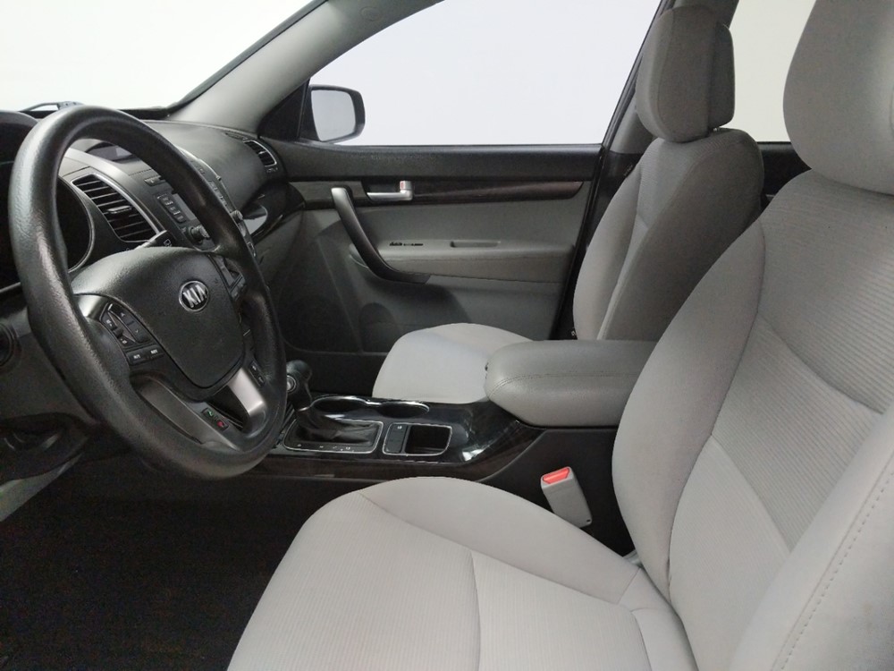 2014 Kia Sorento - Driver Front Seat