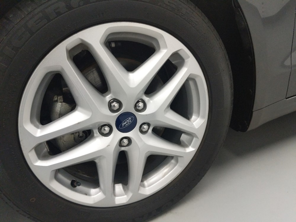 2016 Ford Fusion - Wheel