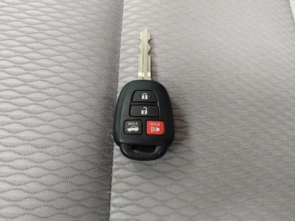 2016 Toyota Corolla - Keys