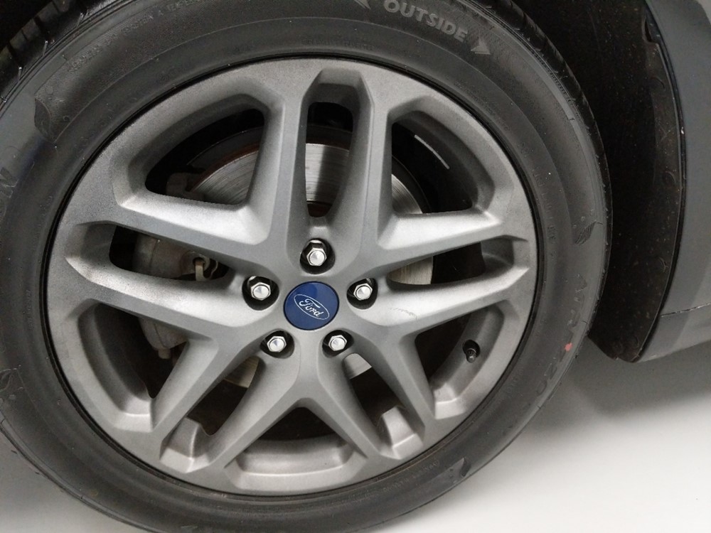 2016 Ford Fusion - Wheel
