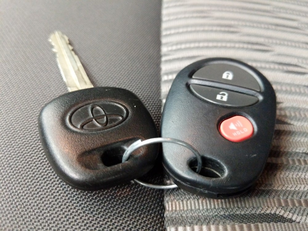 2017 Toyota Tundra - Keys
