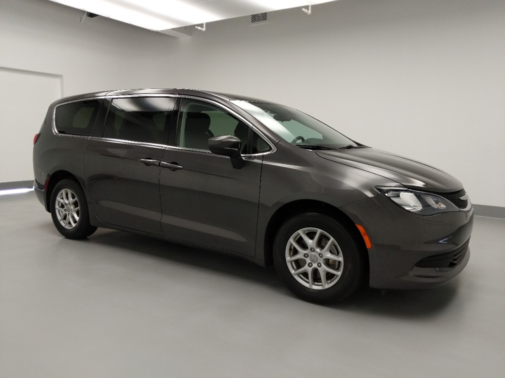 2018 Chrysler Pacifica - Passenger Front Side