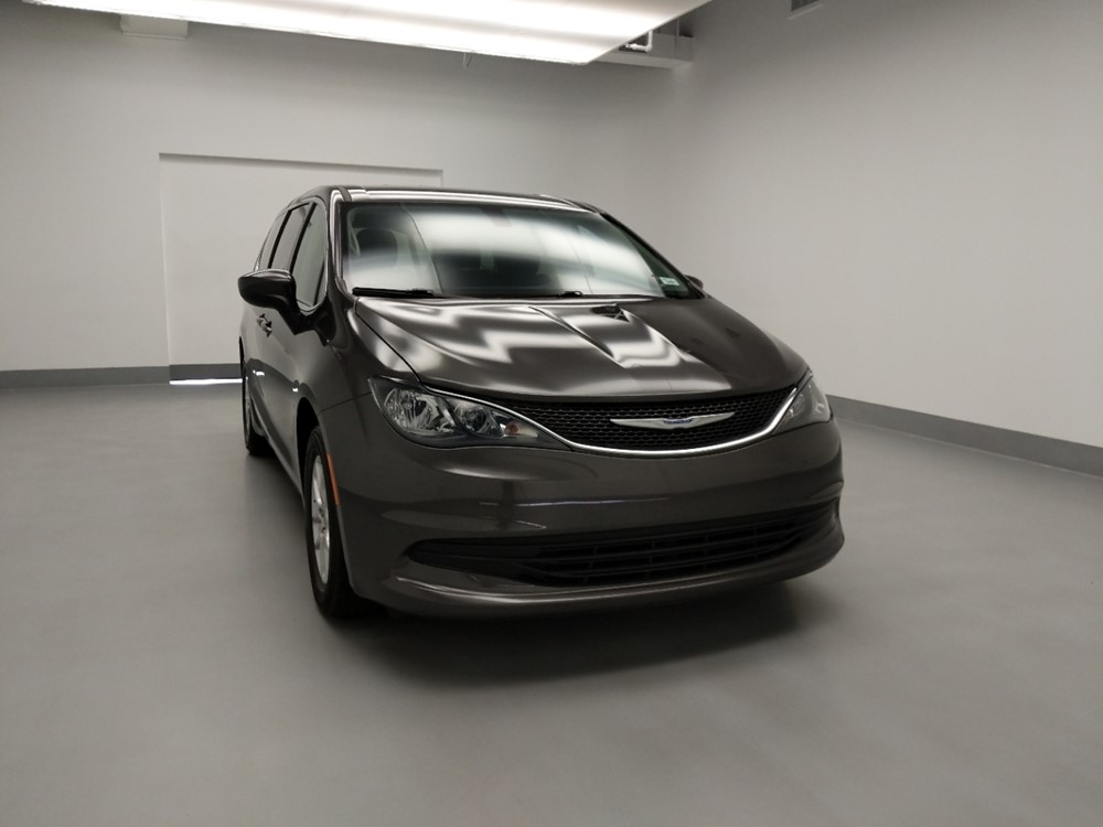 2018 Chrysler Pacifica - Passenger Front Hood