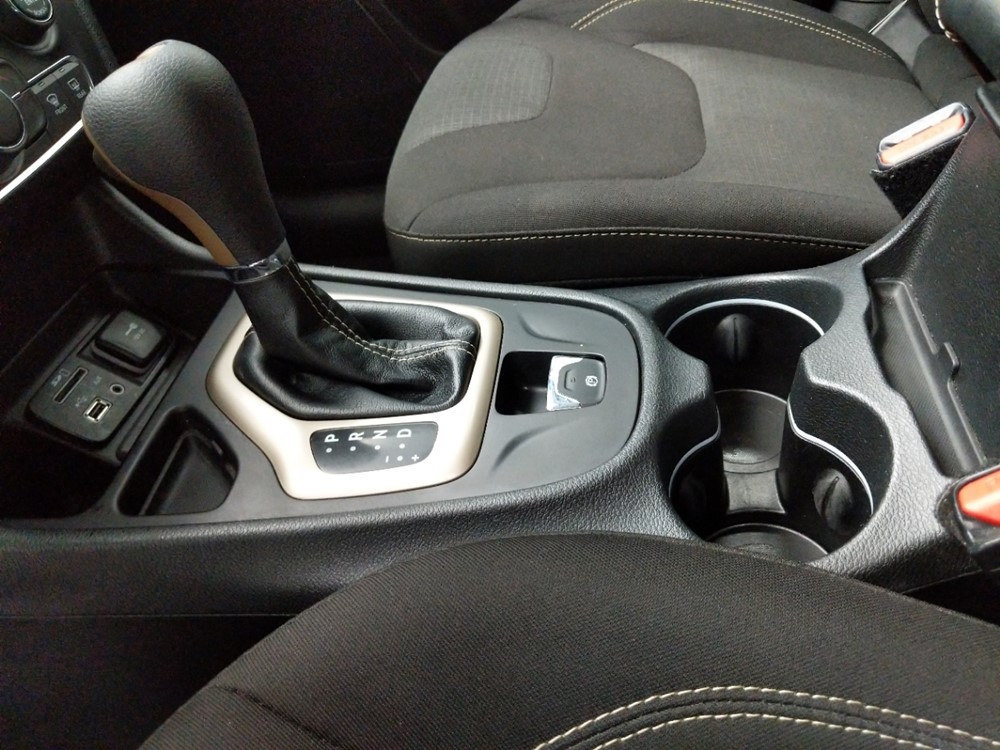 2016 Jeep Cherokee - Center Console/Cup Holders