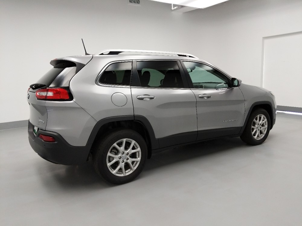2016 Jeep Cherokee - Passenger Rear Side