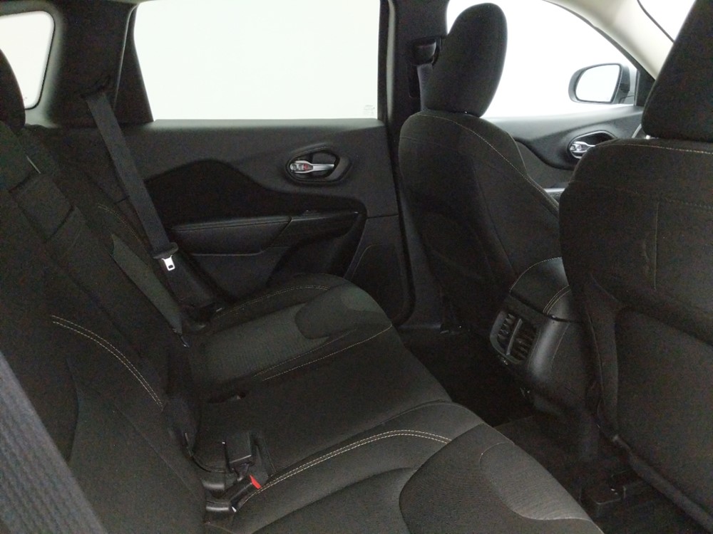 2016 Jeep Cherokee - Passenger Rear Seat