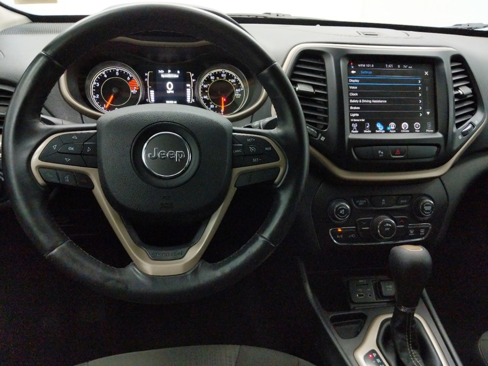 2016 Jeep Cherokee - Driver Dash