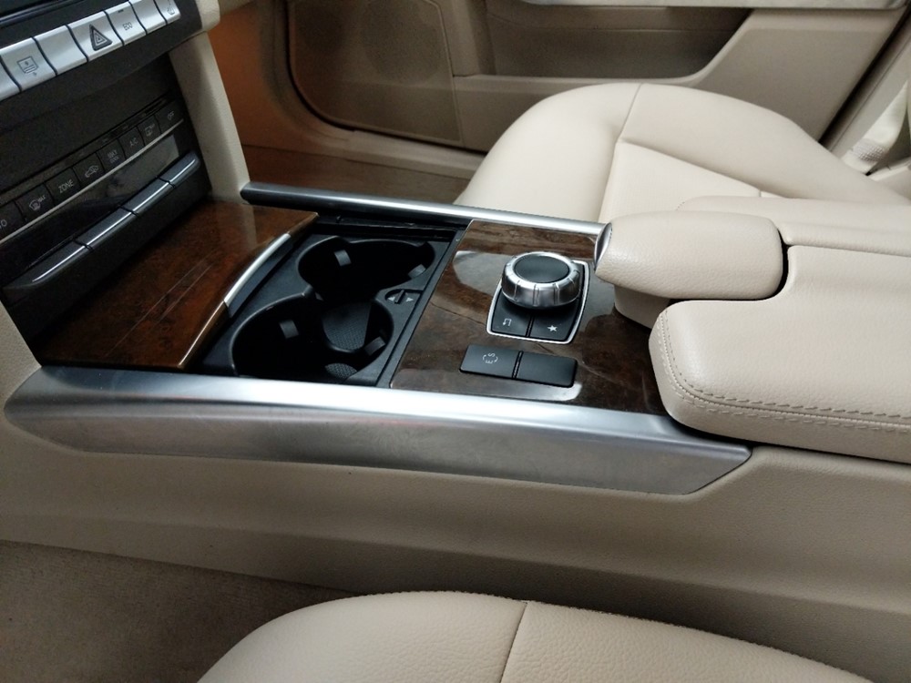 2016 Mercedes-Benz E350 - Center Console/Cup Holders