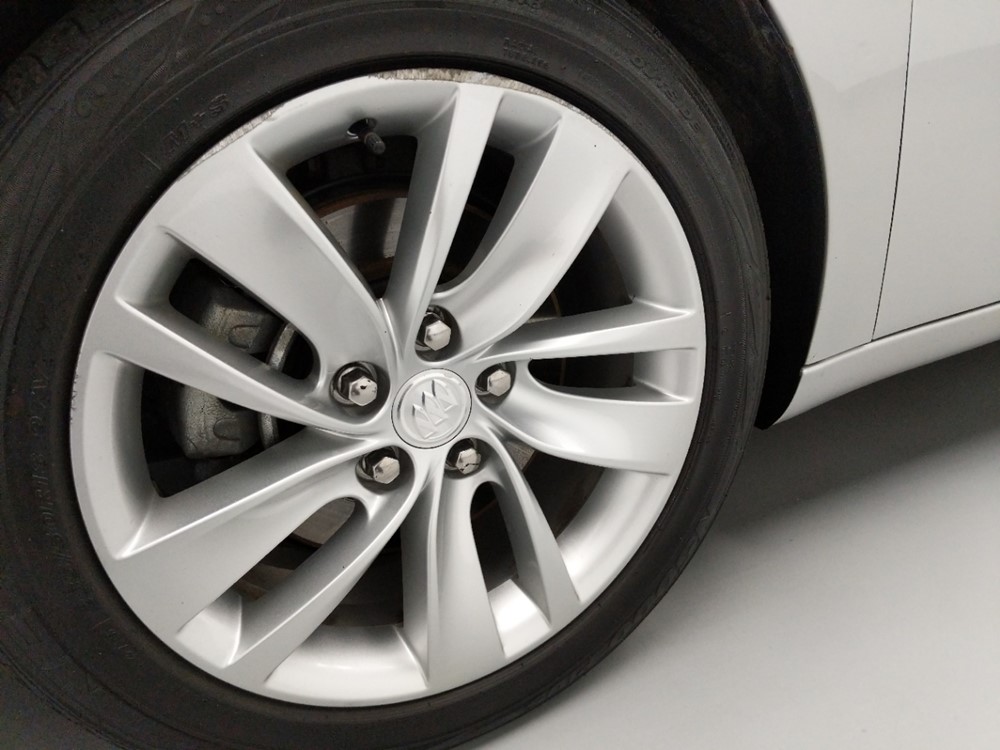 2016 Buick Regal - Wheel