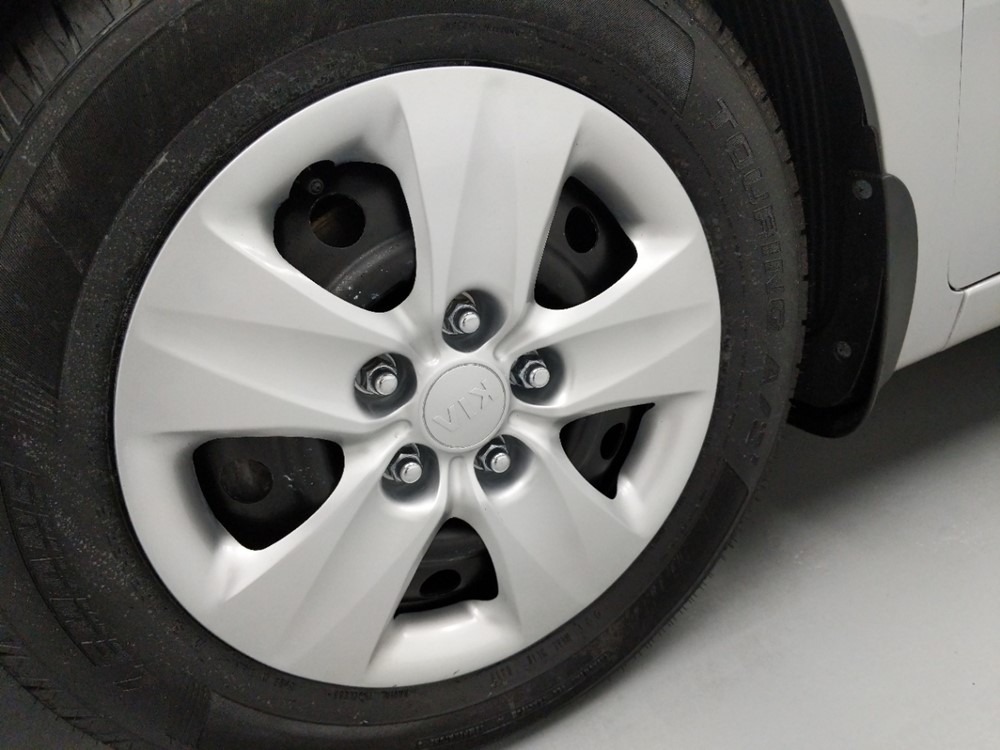 2016 Kia Forte - Wheel